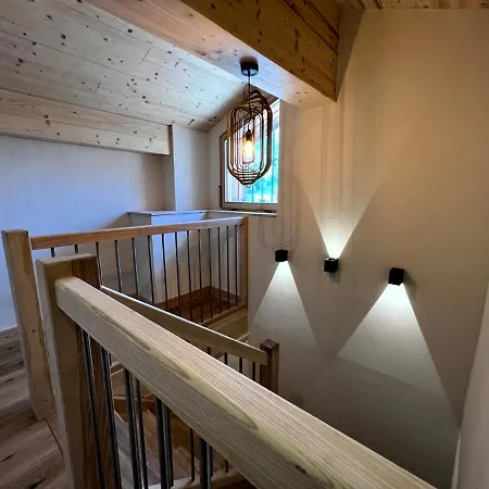 Ours Polaire Bel Village Et Pistes *